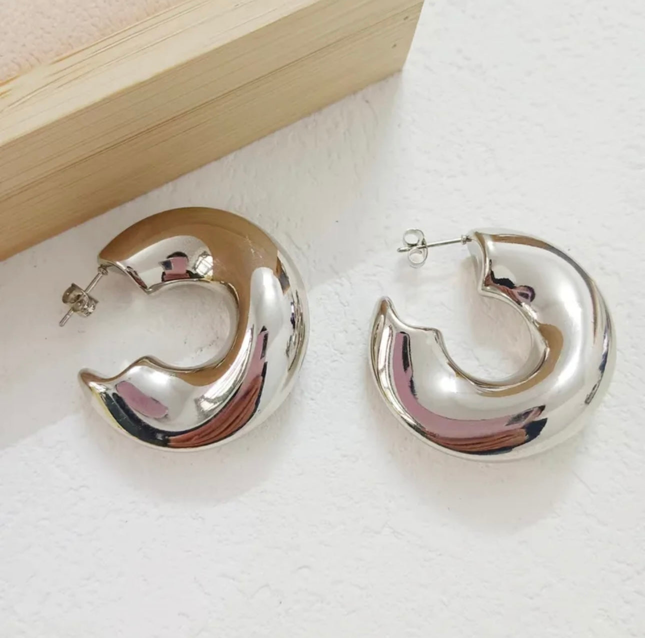 Aretes de acero inoxidable con baño de oro
